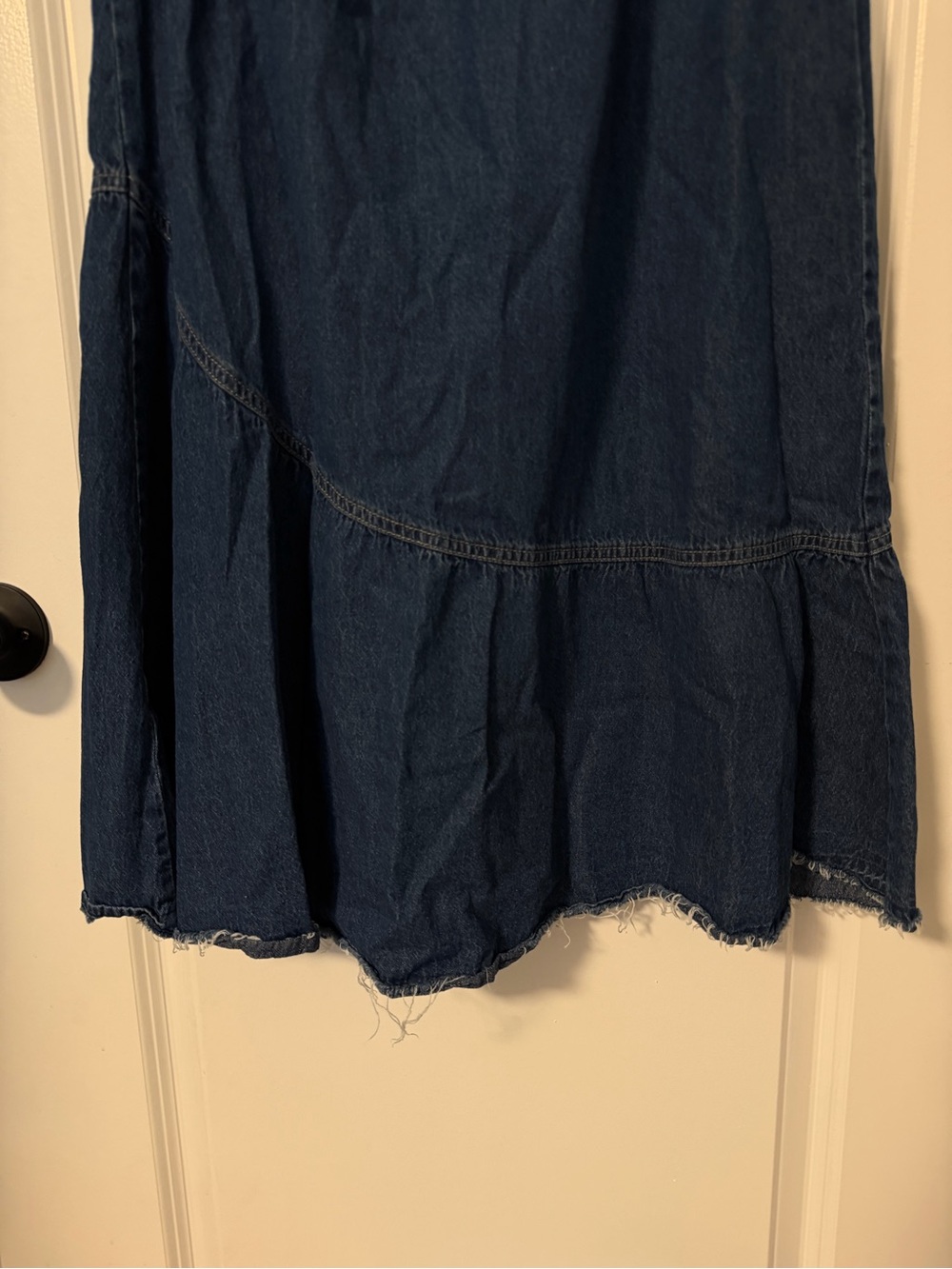 Studio West Women's Dark Blue Denim skirt in small 
Jean skirt - Picture 6 of 8